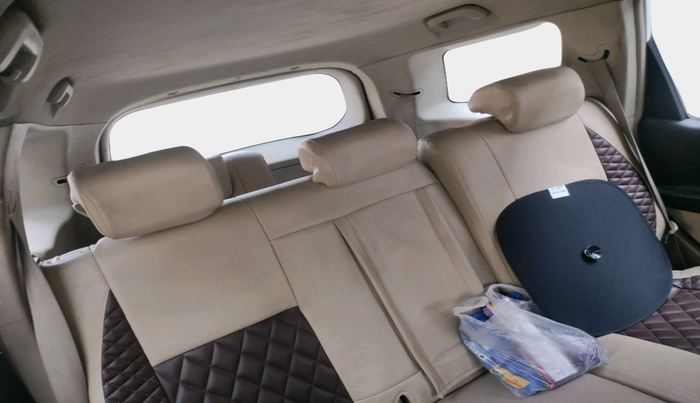 2015 Mahindra XUV500 W4, Diesel, Manual, 1,82,129 km, interior