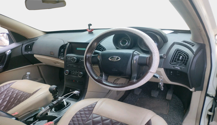 2015 Mahindra XUV500 W4, Diesel, Manual, 1,82,129 km, interior