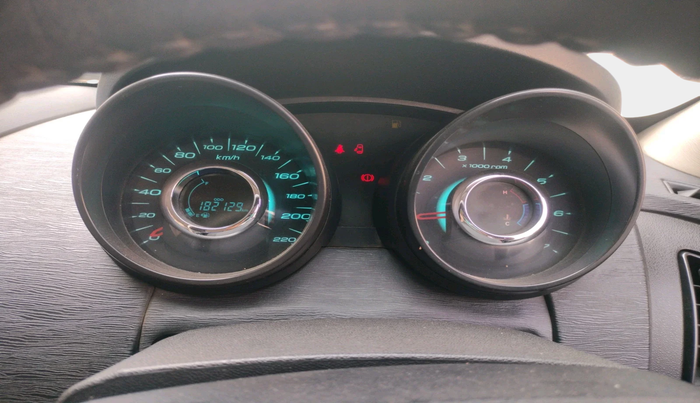 2015 Mahindra XUV500 W4, Diesel, Manual, 1,82,129 km, interior