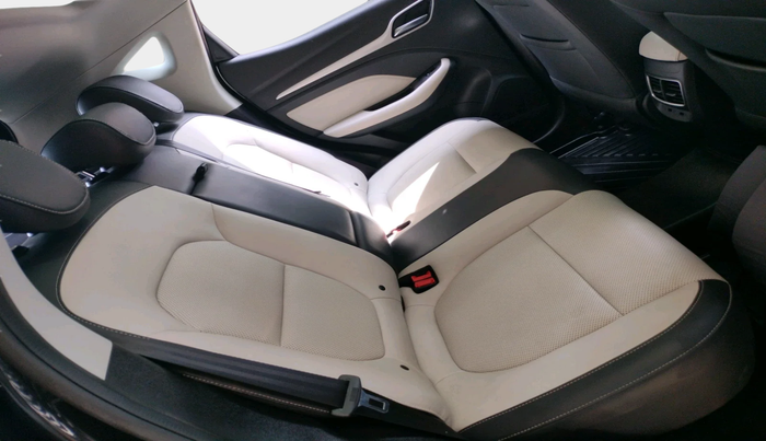 2022 MG ASTOR SAVVY 1.5 CVT, Petrol, Automatic, 37,041 km, interior