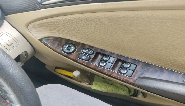 2013 Hyundai Verna FLUIDIC 1.6 VTVT EX, Petrol, Manual, 1,01,874 km, interior