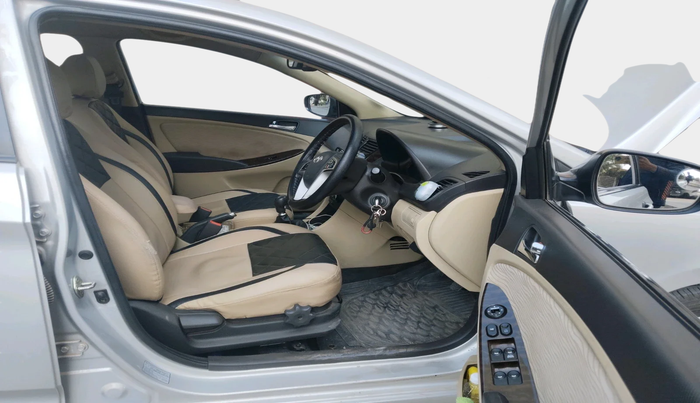 2013 Hyundai Verna FLUIDIC 1.6 VTVT EX, Petrol, Manual, 1,01,874 km, interior