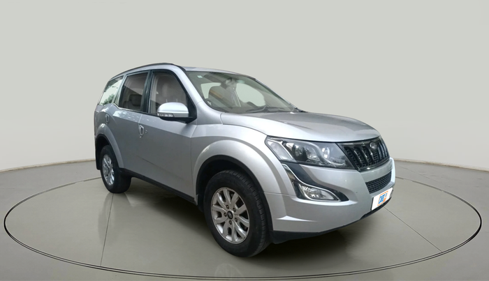 2017 Mahindra XUV500 W10 AT, Diesel, Automatic, 1,04,000 km, exterior