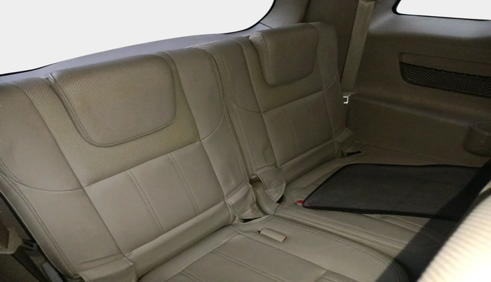 2017 Mahindra XUV500 W10 AT, Diesel, Automatic, 1,04,000 km, interior