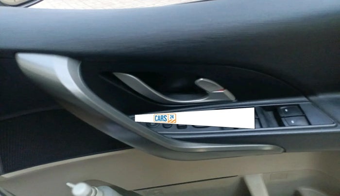 2017 Mahindra XUV500 W10 AT, Diesel, Automatic, 1,04,000 km, interior