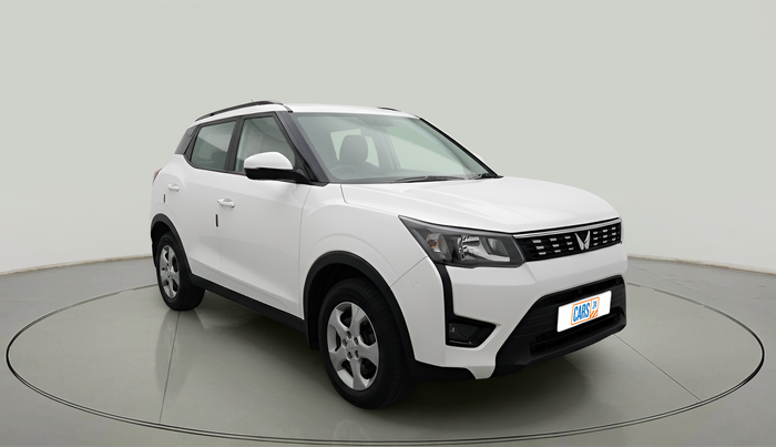 2023 Mahindra XUV300 W6 1.2 PETROL, Petrol, Manual, 13,383 km, exterior