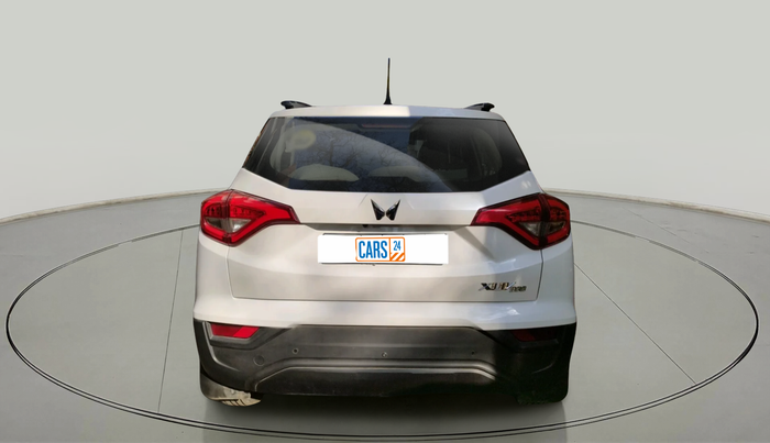 2023 Mahindra XUV300 W6 1.2 PETROL, Petrol, Manual, 13,383 km, exterior