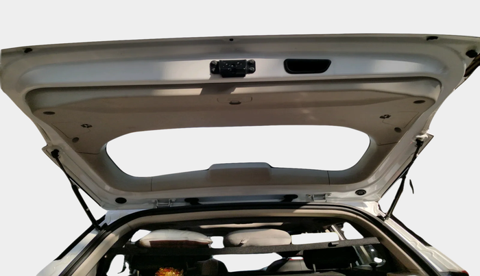 2023 Mahindra XUV300 W6 1.2 PETROL, Petrol, Manual, 13,383 km, exterior