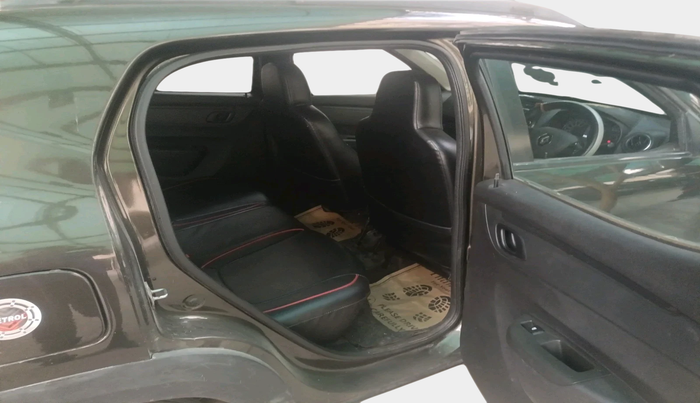 2023 Renault Kwid RXT 1.0 AMT, Petrol, Automatic, 42,043 km, interior