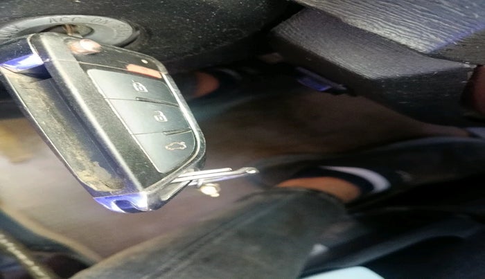 2011 Mahindra XUV500 W6, Diesel, Manual, 1,21,957 km, interior