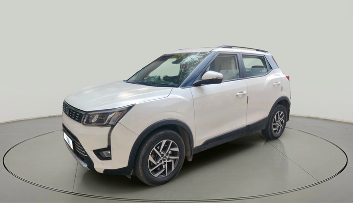 2023 Mahindra XUV300 W8 (O) 1.5 DIESEL AMT, Diesel, Automatic, 78,824 km, exterior