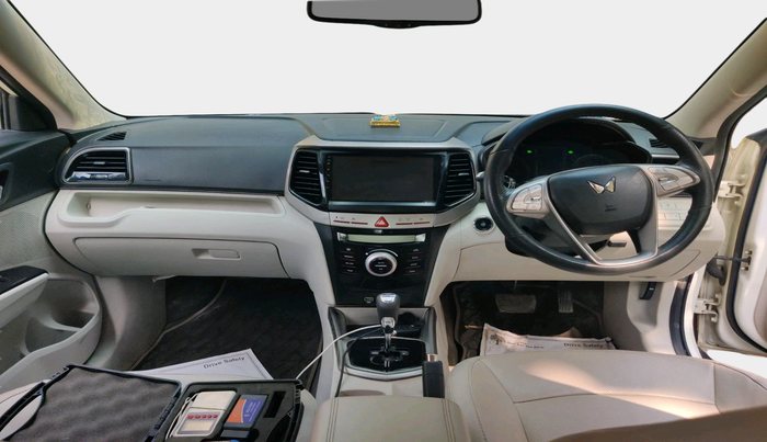 2023 Mahindra XUV300 W8 (O) 1.5 DIESEL AMT, Diesel, Automatic, 78,824 km, interior