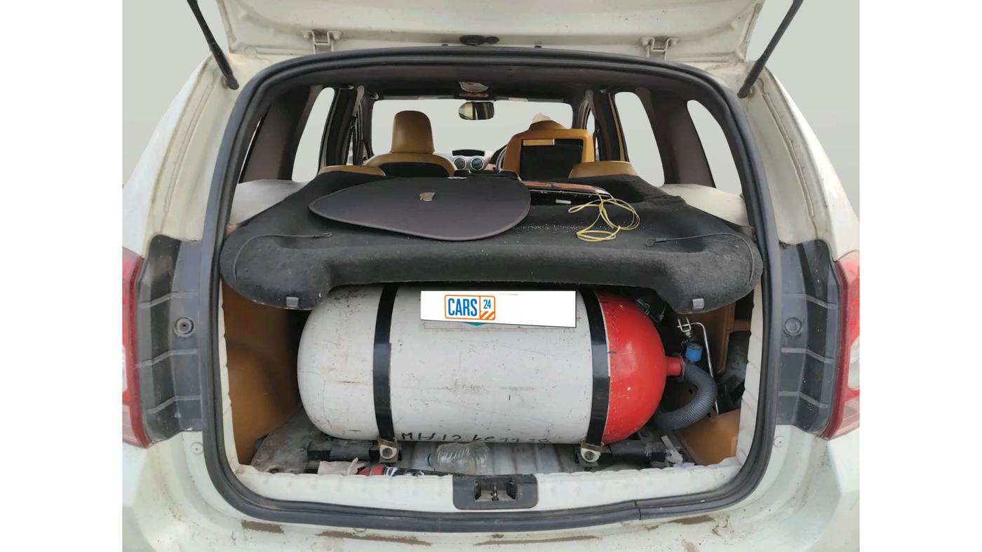 2013 Renault Duster RXE PETROL, CNG, Manual, 1,37,744 km, exterior