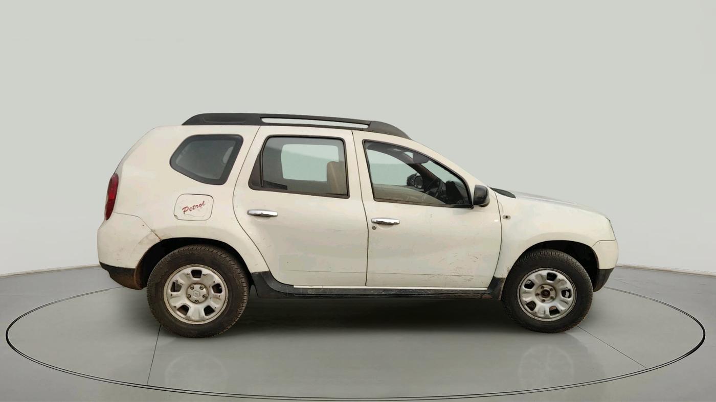 2013 Renault Duster RXE PETROL, CNG, Manual, 1,37,744 km, exterior