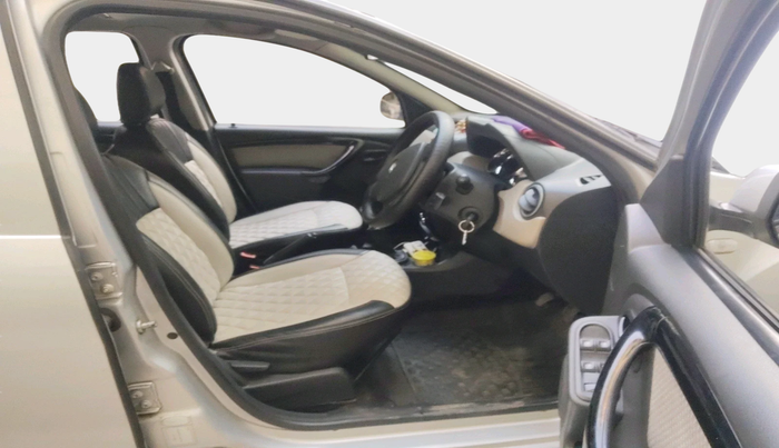 2015 Renault Duster 85 PS RXL DIESEL, Diesel, Manual, 1,36,590 km, interior