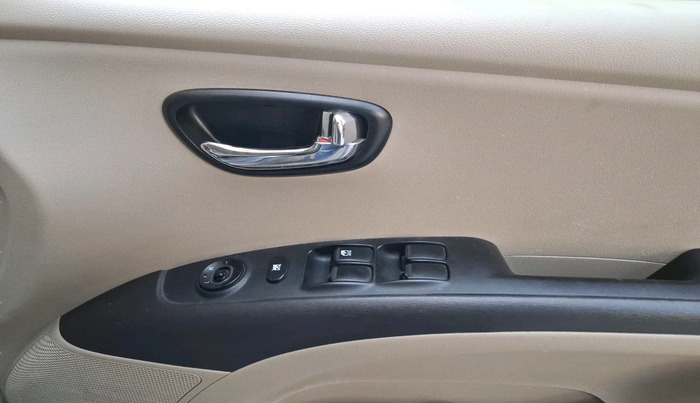 2012 Hyundai i10 SPORTZ 1.2, Petrol, Manual, 1,26,770 km, interior