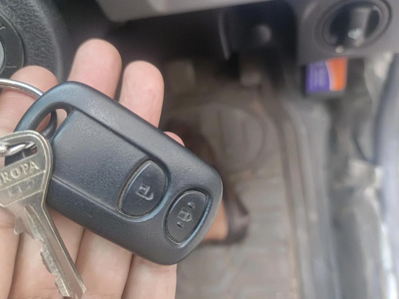 2011 Toyota Etios V, Petrol, Manual, 1,52,429 km, interior
