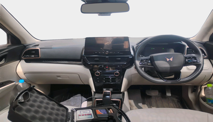 2024 Mahindra XUV400 EL 7.2 KW, Electric, Automatic, 60,845 km, interior