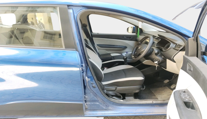 2019 Renault TRIBER RXT, Petrol, Manual, 48,301 km, interior