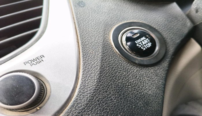 2017 Hyundai Verna 1.6 VTVT SX O, CNG, Manual, 1,05,738 km, interior