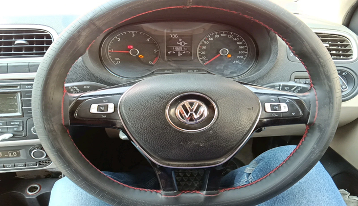 2014 Volkswagen Polo HIGHLINE1.5L, Diesel, Manual, 1,19,292 km, interior