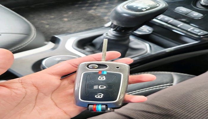 2021 Tata NEXON XZ PETROL, Petrol, Manual, 31,400 km, interior