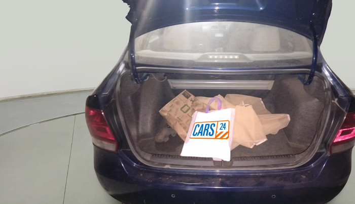 2013 Volkswagen Vento HIGHLINE 1.6 MPI, Petrol, Manual, 83,014 km, exterior