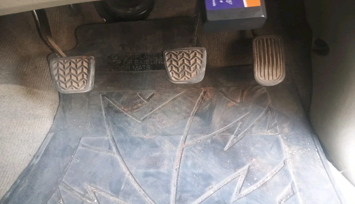 2014 Toyota Innova 2.5 ZX 7 STR, Diesel, Manual, 92,814 km, interior