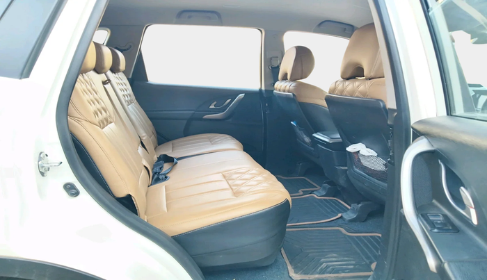 2019 Mahindra XUV500 W7, Diesel, Manual, 62,239 km, interior