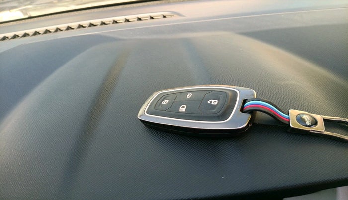 2021 Tata PUNCH CREATIVE  MT, Petrol, Manual, 64,167 km, interior