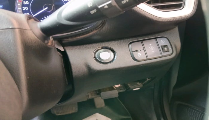 2019 Hyundai VENUE SX PLUS 1.0 TURBO DCT, Petrol, Automatic, 61,683 km, interior