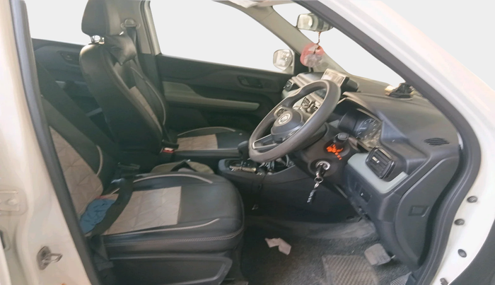 2023 Tata PUNCH ADVENTURE AMT, Petrol, Automatic, 57,387 km, interior