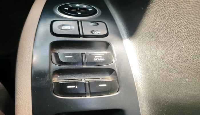 2013 Hyundai Grand i10 MAGNA 1.1 CRDI, Diesel, Manual, 97,886 km, interior