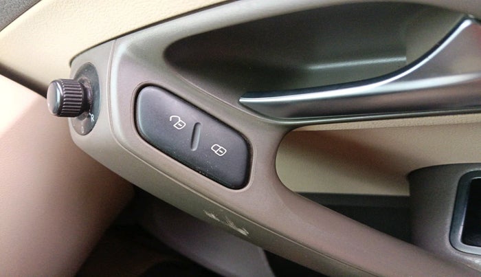 2015 Volkswagen Vento COMFORTLINE TSI AT PETROL, Petrol, Automatic, 1,45,811 km, interior