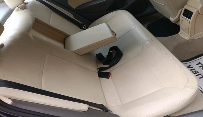 2015 Volkswagen Vento COMFORTLINE TSI AT PETROL, Petrol, Automatic, 1,45,811 km, interior