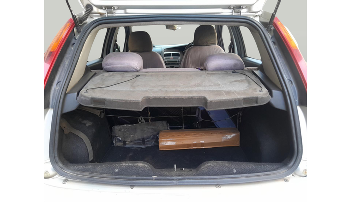 2011 Fiat Grand Punto DYNAMIC 1.3, Diesel, Manual, 1,99,002 km, exterior