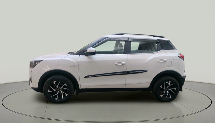 2023 Mahindra XUV300 W6 1.2 PETROL AMT, Petrol, Automatic, 31,510 km, exterior