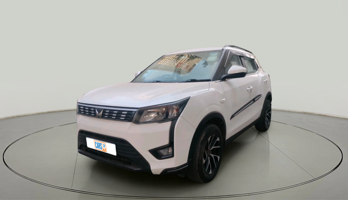 2023 Mahindra XUV300 W6 1.2 PETROL AMT, Petrol, Automatic, 31,510 km, exterior