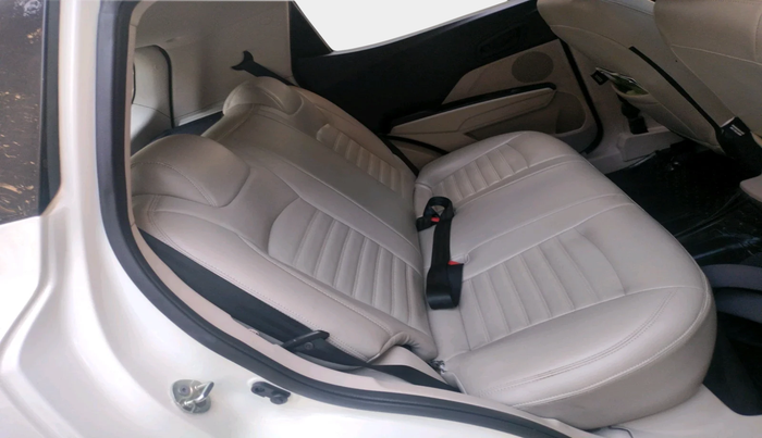 2023 Mahindra XUV300 W6 1.2 PETROL AMT, Petrol, Automatic, 31,510 km, interior