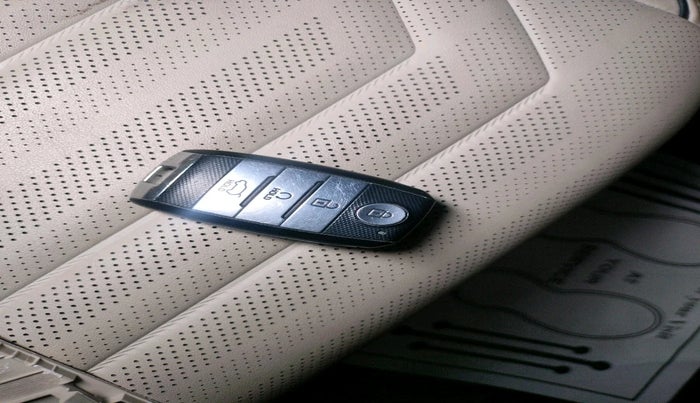 2022 KIA CARENS LUXURY PLUS 1.5 DIESEL 6 STR, Diesel, Manual, 31,127 km, interior