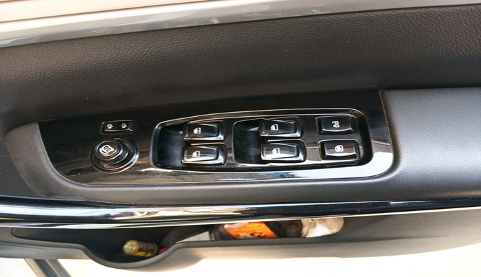 2023 Mahindra XUV700 AX 7 LUXURY D AT 7 STR, Diesel, Automatic, 61,170 km, interior