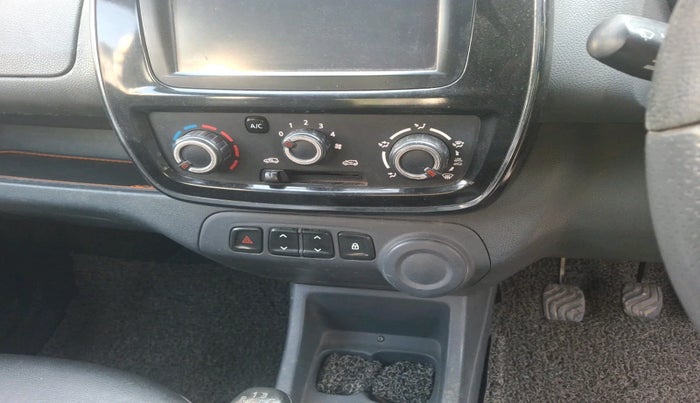 2015 Renault Kwid RXT 0.8, Petrol, Manual, 90,467 km, interior