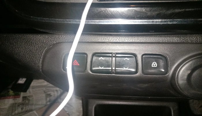 2017 Renault Kwid RXT 0.8, Petrol, Manual, 1,22,737 km, interior