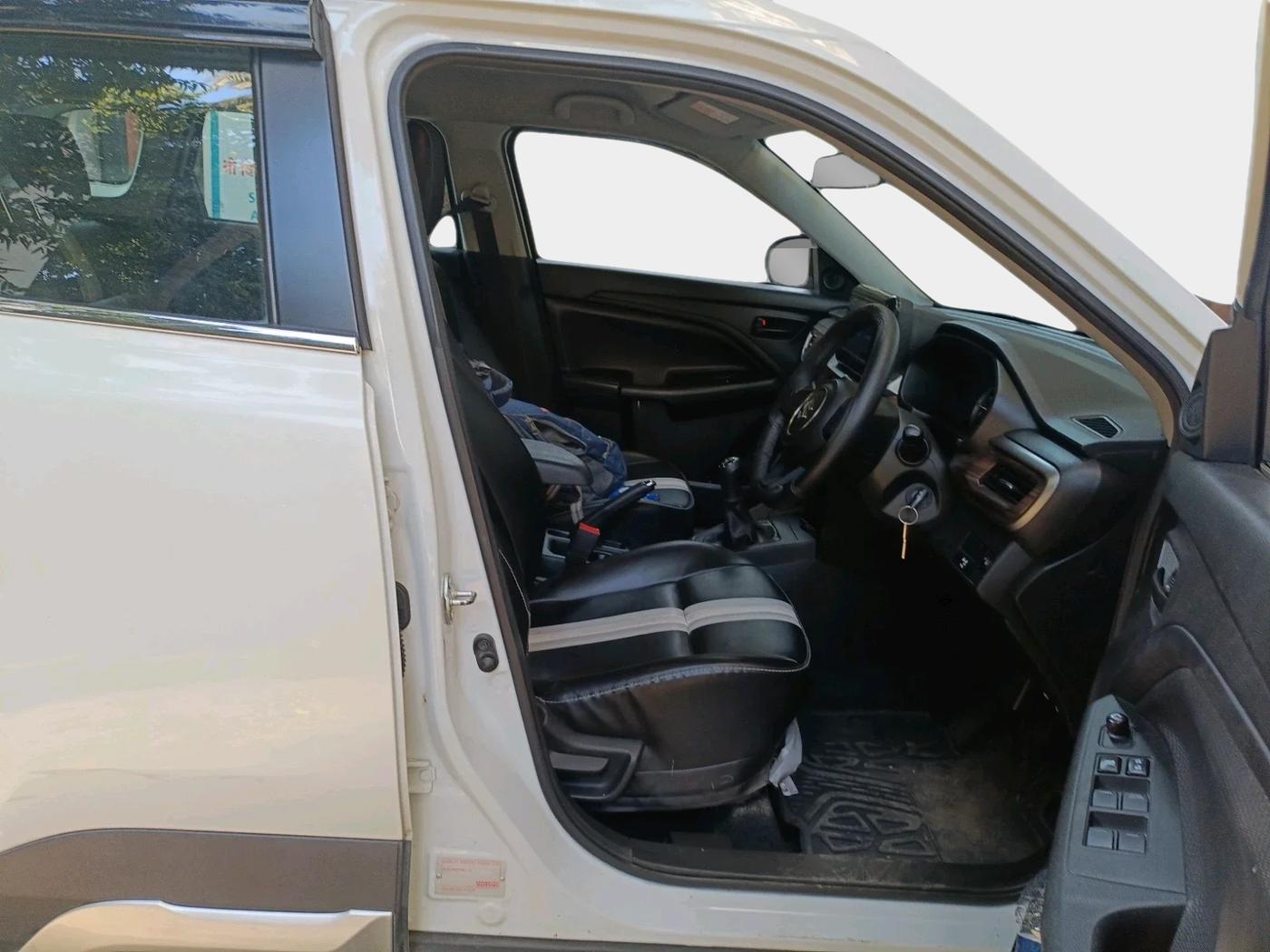 2023 Maruti BREZZA LXI S- CNG, CNG, Manual, 43,870 km, interior