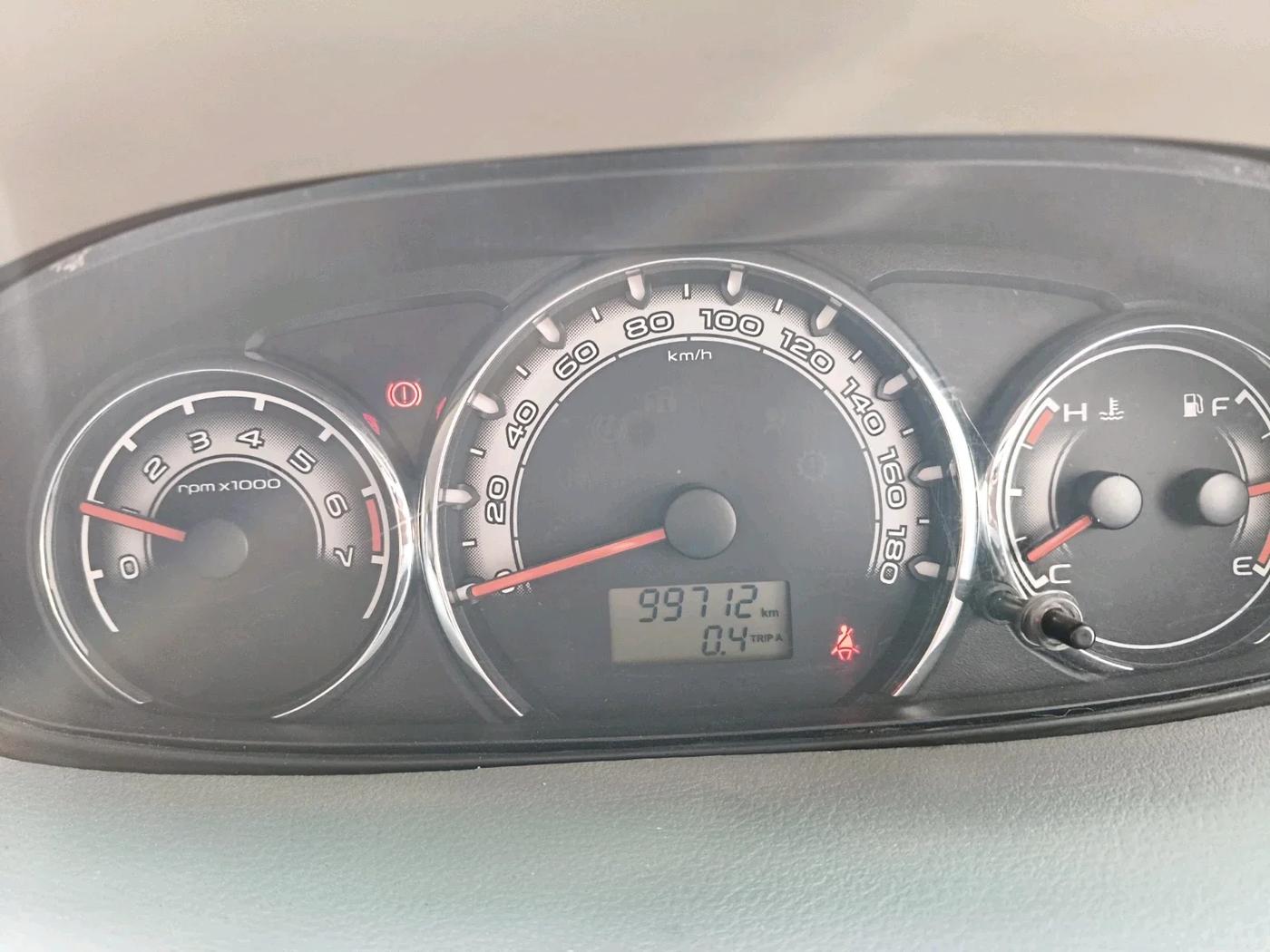 2016 Mahindra NUVOSPORT N8, Diesel, Manual, 99,712 km, interior