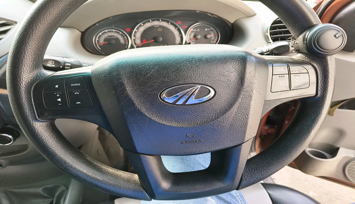 2016 Mahindra NUVOSPORT N8, Diesel, Manual, 99,712 km, interior