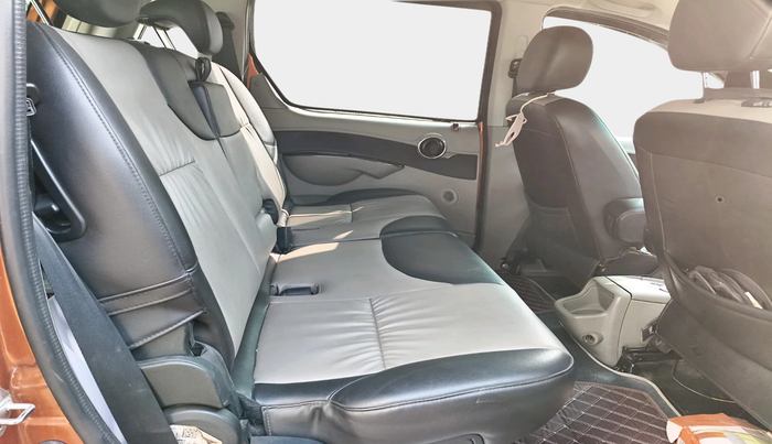 2016 Mahindra NUVOSPORT N8, Diesel, Manual, 99,712 km, interior