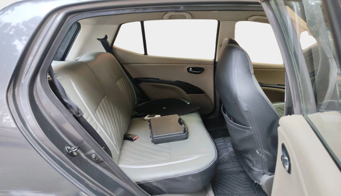 2011 Hyundai i10 MAGNA 1.2, Petrol, Manual, 60,590 km, interior