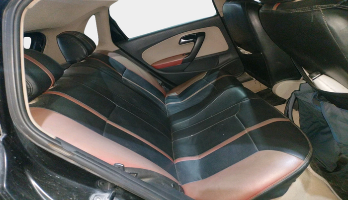 2010 Volkswagen Polo HIGHLINE 1.6L, Petrol, Manual, 1,02,477 km, interior