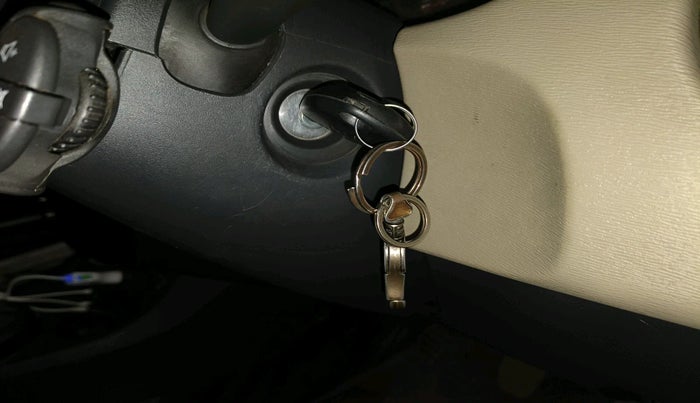 2013 Renault Duster 85 PS RXL DIESEL, Diesel, Manual, 2,17,772 km, interior